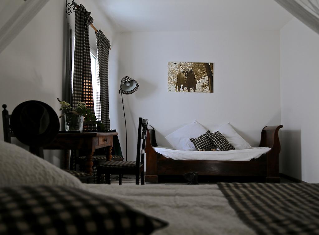 Bed and Breakfast Mas Du Menage En Camargue Manade Clauzel Saintes-Maries-de-La-Mer Zimmer foto